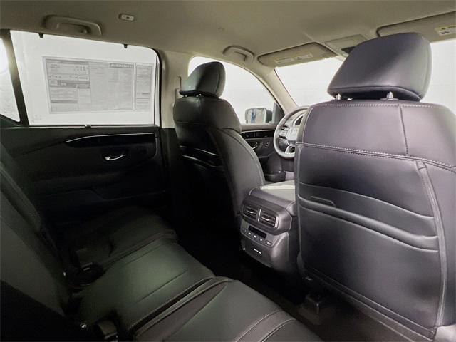 new 2025 Honda Pilot car, priced at $43,473