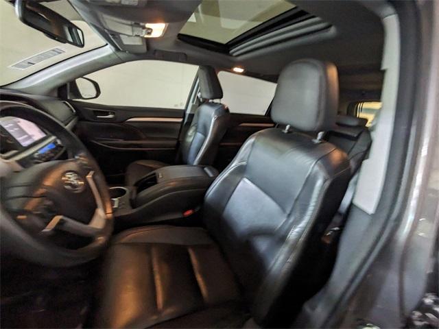 used 2015 Toyota Highlander car, priced at $17,994