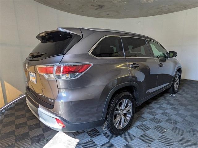 used 2015 Toyota Highlander car, priced at $17,994