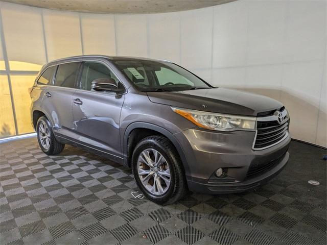 used 2015 Toyota Highlander car, priced at $17,994