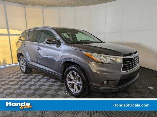 used 2015 Toyota Highlander car, priced at $17,994