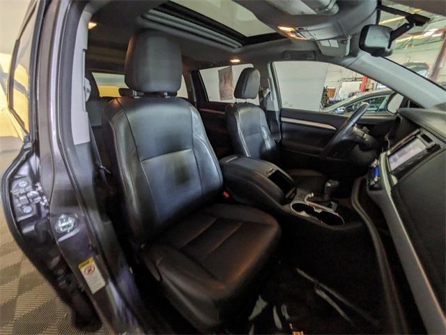 used 2015 Toyota Highlander car, priced at $17,994