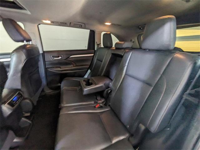 used 2015 Toyota Highlander car, priced at $17,994