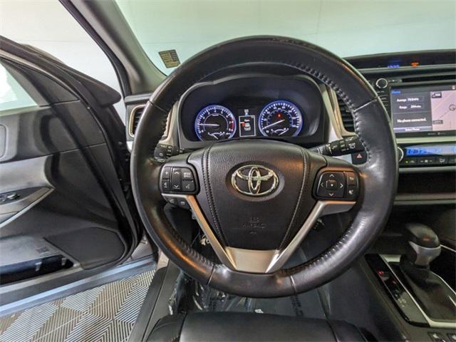 used 2015 Toyota Highlander car, priced at $17,994