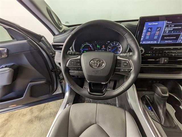 used 2021 Toyota Highlander Hybrid car, priced at $41,721