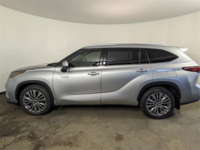 used 2021 Toyota Highlander Hybrid car, priced at $41,721