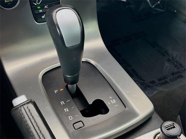 used 2009 Volvo C70 car, priced at $4,750