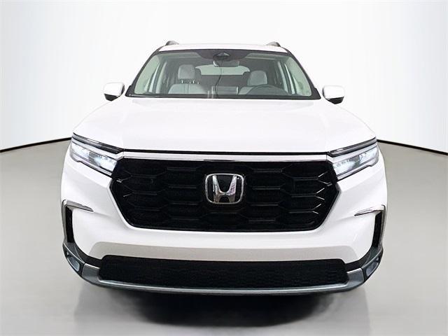 new 2025 Honda Pilot car, priced at $49,418