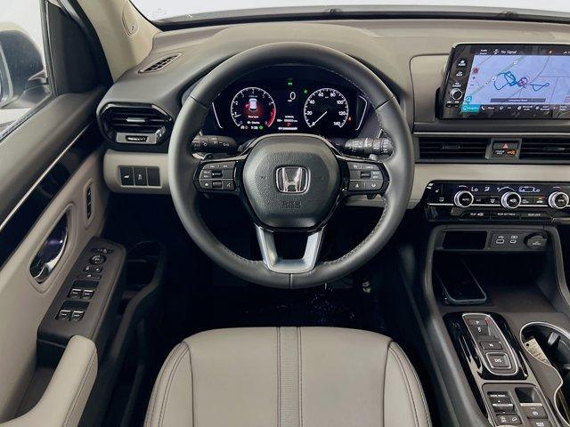 new 2025 Honda Pilot car, priced at $49,418