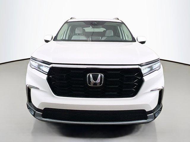 new 2025 Honda Pilot car, priced at $49,418