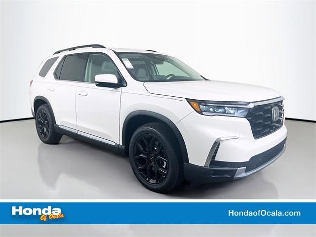 new 2025 Honda Pilot car, priced at $47,963
