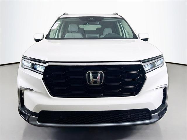 new 2025 Honda Pilot car, priced at $49,463