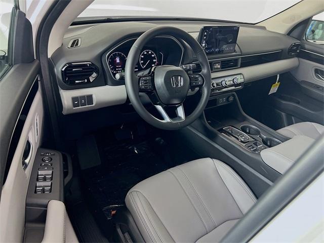 new 2025 Honda Pilot car, priced at $42,945