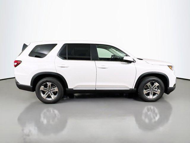 new 2025 Honda Pilot car, priced at $42,945
