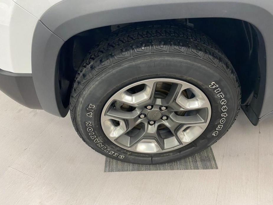 used 2019 Jeep Cherokee car, priced at $17,985