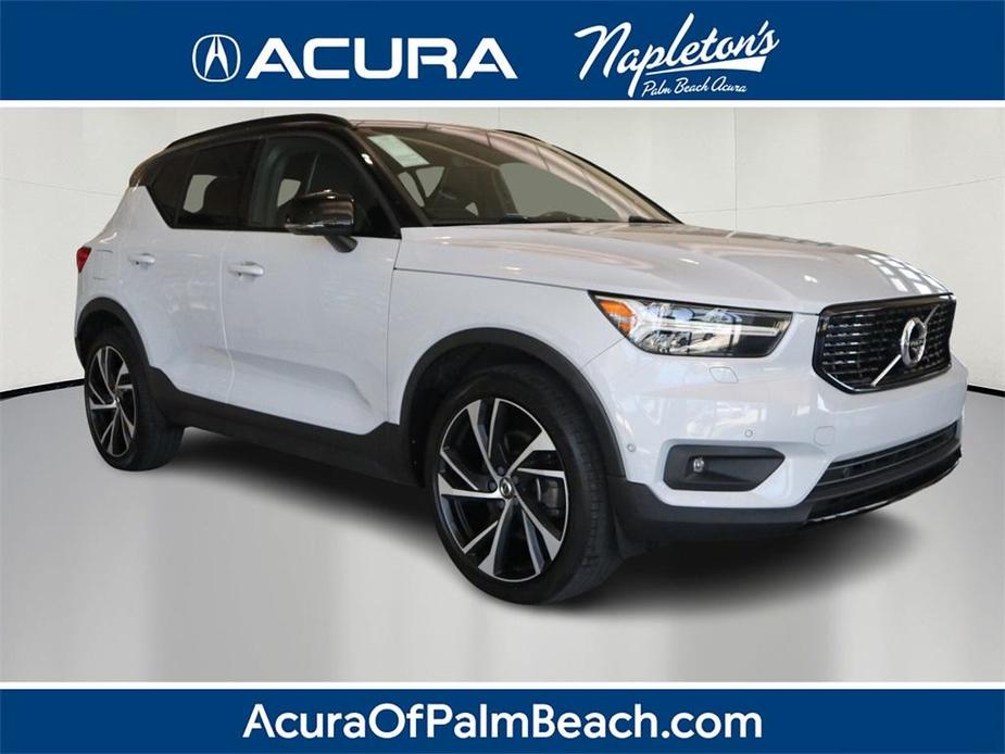 used 2020 Volvo XC40 car, priced at $24,900