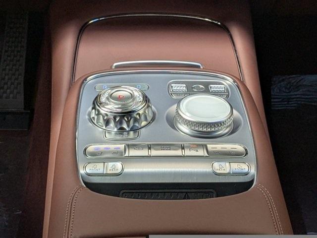 new 2025 Genesis G90 car, priced at $100,685