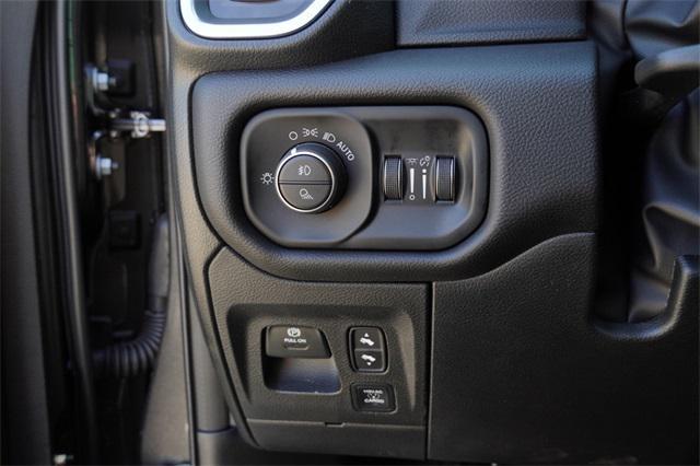 new 2025 Ram 1500 car, priced at $61,125