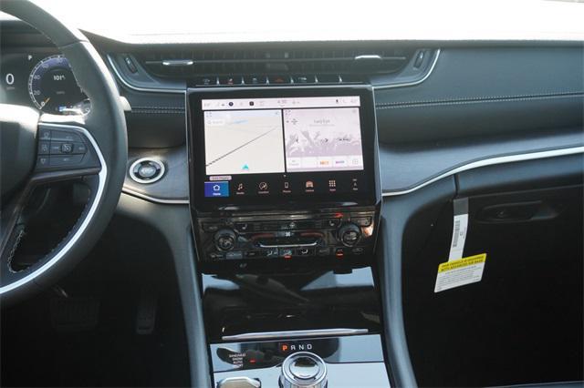 new 2025 Jeep Grand Cherokee car, priced at $43,438