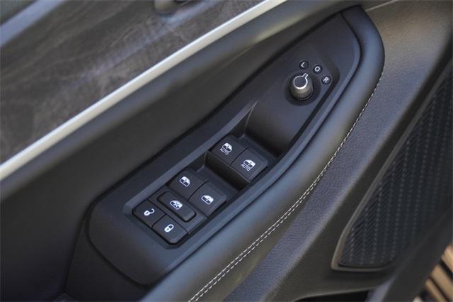new 2025 Jeep Grand Cherokee car, priced at $43,438