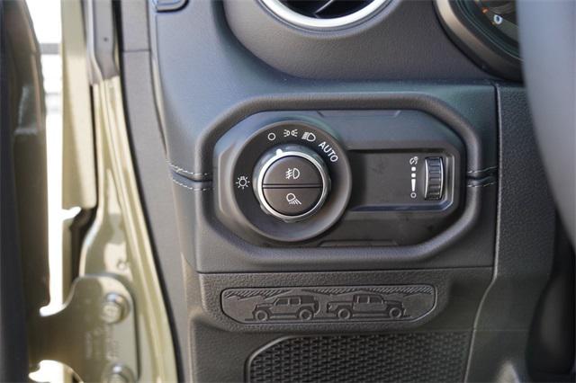 new 2025 Jeep Gladiator car, priced at $45,702