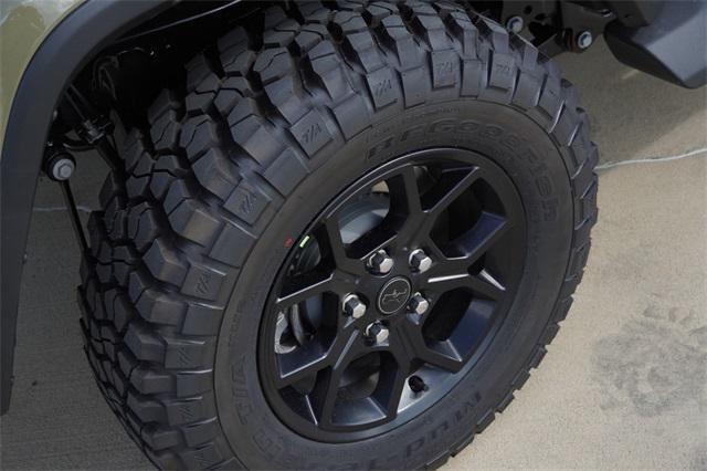 new 2025 Jeep Gladiator car, priced at $45,702