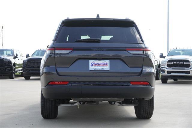 new 2025 Jeep Grand Cherokee car, priced at $35,780