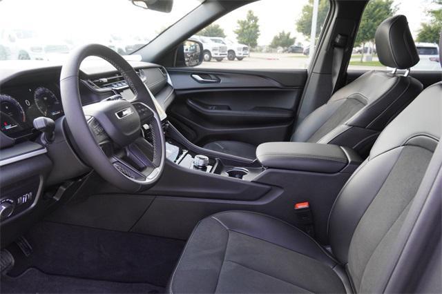 new 2025 Jeep Grand Cherokee car, priced at $35,780