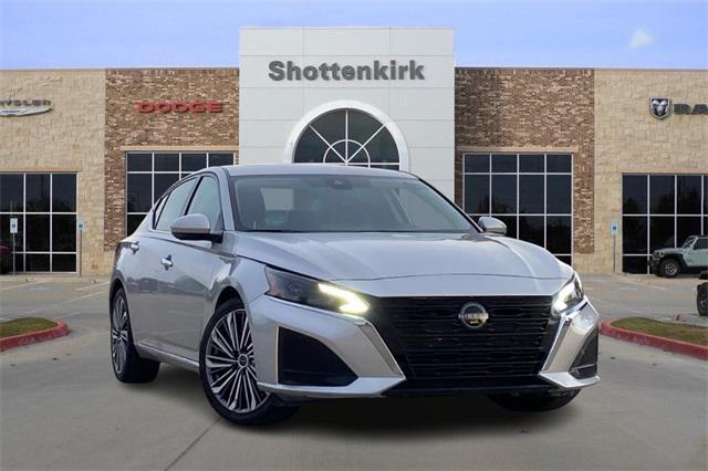 used 2023 Nissan Altima car, priced at $21,856