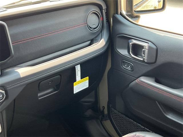 new 2025 Jeep Gladiator car, priced at $53,540