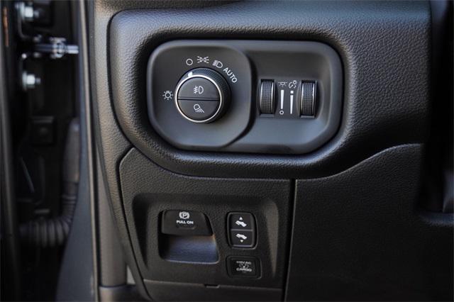 new 2025 Ram 1500 car, priced at $62,725
