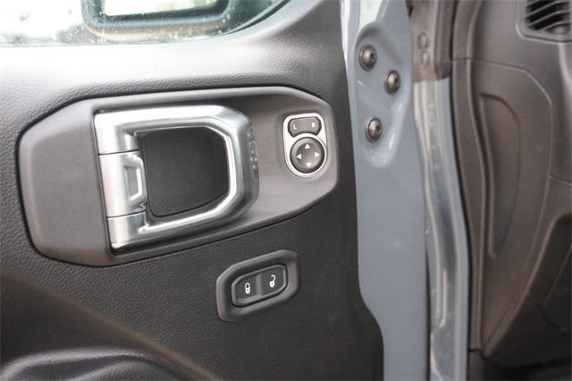 new 2025 Jeep Wrangler car, priced at $48,517