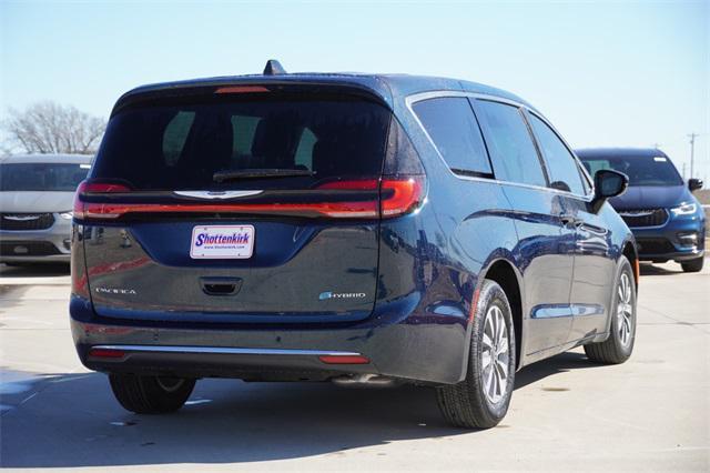 new 2025 Chrysler Pacifica Hybrid car, priced at $44,550