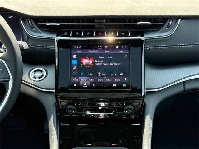 new 2025 Jeep Grand Cherokee car, priced at $39,885