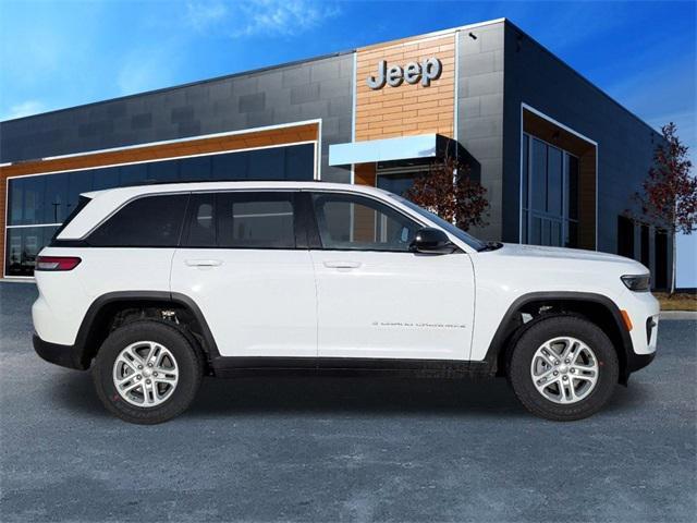 new 2025 Jeep Grand Cherokee car, priced at $35,755