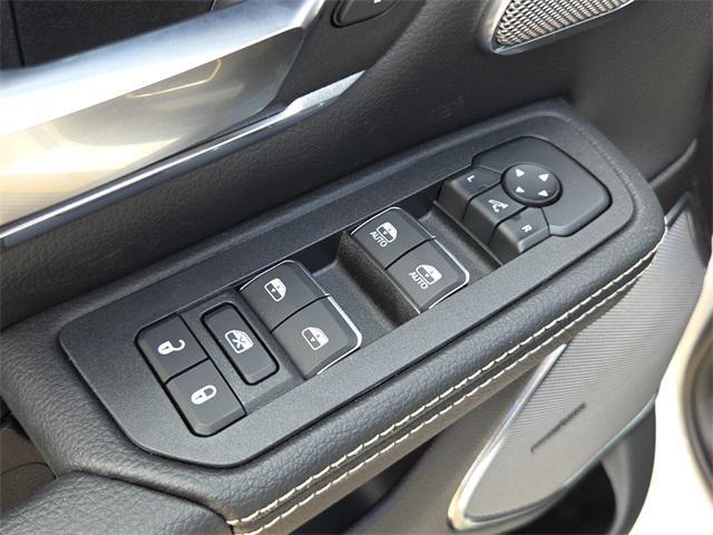 new 2025 Ram 1500 car, priced at $61,678