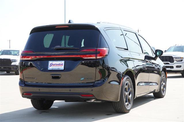 new 2025 Chrysler Pacifica Hybrid car, priced at $52,381