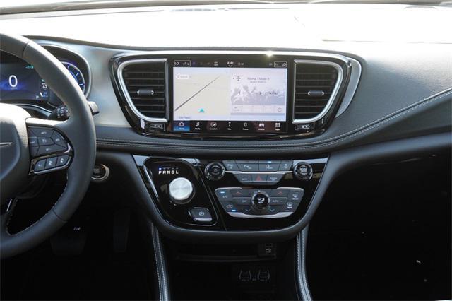 new 2025 Chrysler Pacifica Hybrid car, priced at $52,381