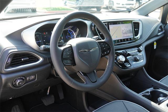 new 2025 Chrysler Pacifica Hybrid car, priced at $52,381
