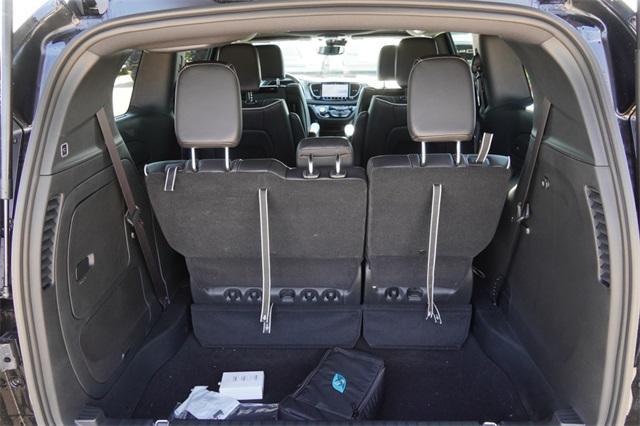 new 2025 Chrysler Pacifica Hybrid car, priced at $52,381