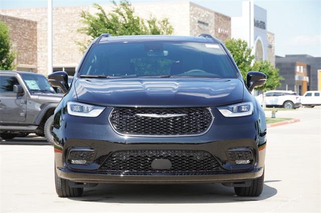 new 2025 Chrysler Pacifica Hybrid car, priced at $52,381
