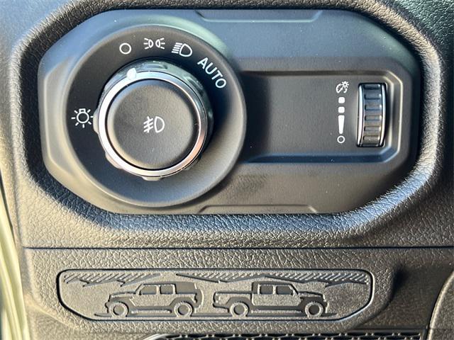 new 2025 Jeep Wrangler car, priced at $46,737