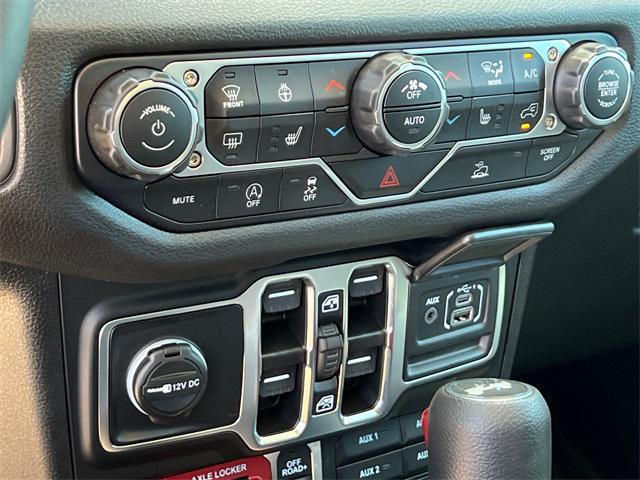 new 2025 Jeep Wrangler car, priced at $46,737