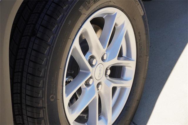 new 2025 Jeep Grand Cherokee L car, priced at $39,950