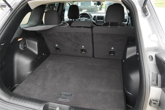 used 2020 Jeep Cherokee car, priced at $17,124
