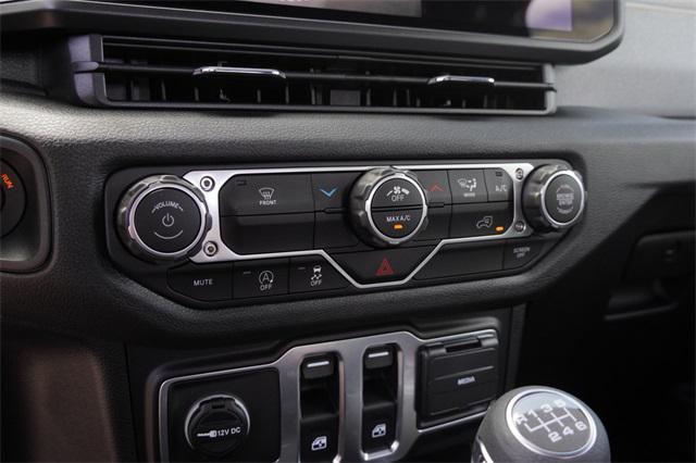 new 2025 Jeep Wrangler car, priced at $31,988