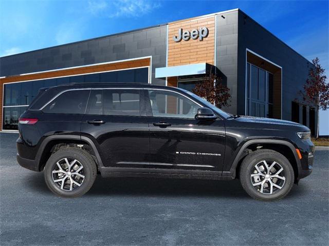 new 2025 Jeep Grand Cherokee car, priced at $39,855