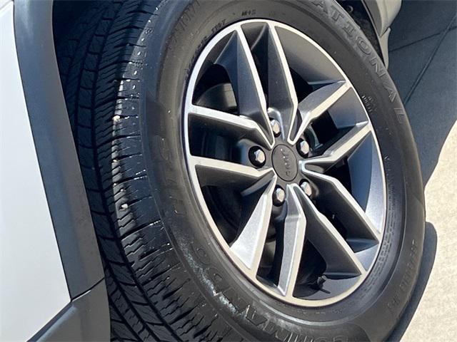used 2022 Jeep Grand Cherokee car, priced at $25,288