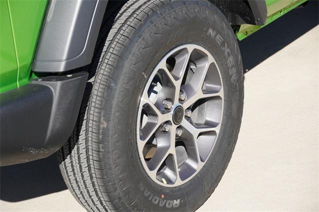 new 2025 Jeep Wrangler car, priced at $46,716