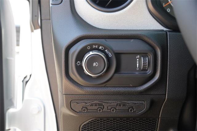 new 2025 Jeep Wrangler car, priced at $51,071